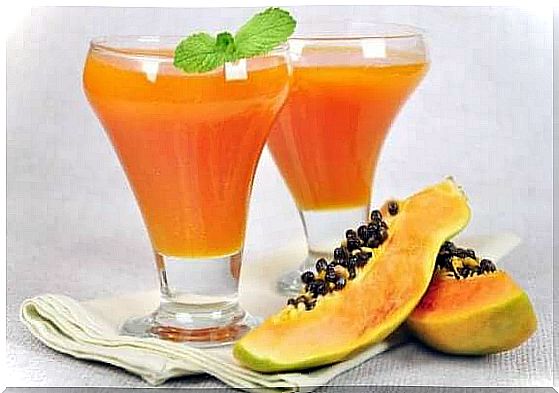 Health benefits of papaya in glass