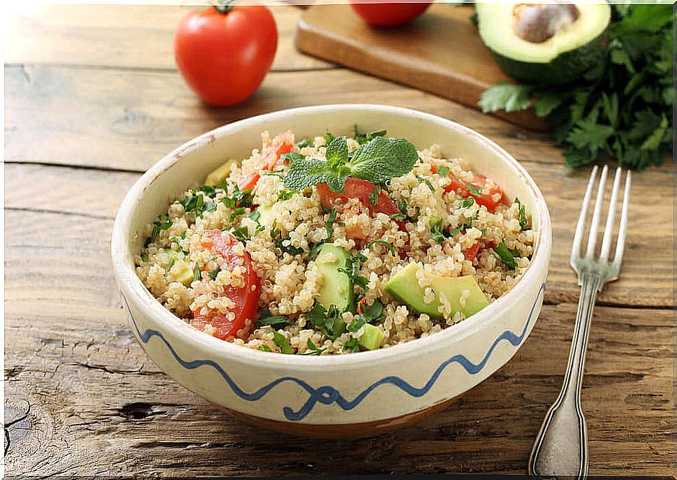 Salad with quinoa