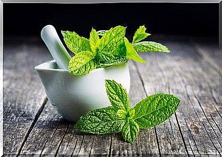 mint to relieve the itching in the throat