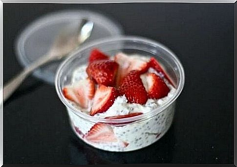 Breakfast with chia seeds, yogurt and berries