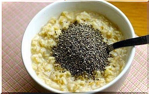 chia seeds in oatmeal