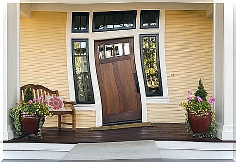 The simple feng shui principles start with your main door.