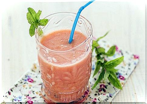 Orange smoothie - get rid of bloating