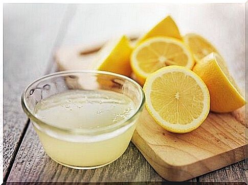 Lemon and lemon juice are good for blood circulation because it contains vitamin C.