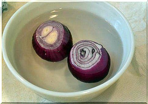 Easily make this remedy for an onion cure