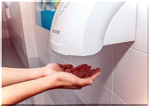 Public hand dryers can be counterproductive, studies say