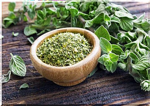 Oregano in bowl