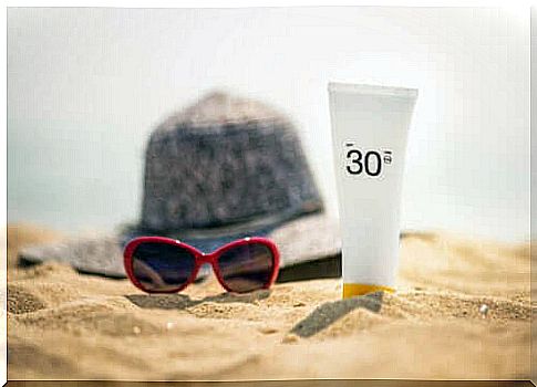 Sunscreen and sun protection on the beach