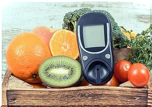 Glucose meter and fruits