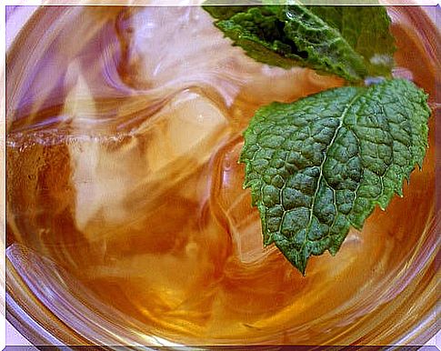 Tea with fresh mint.